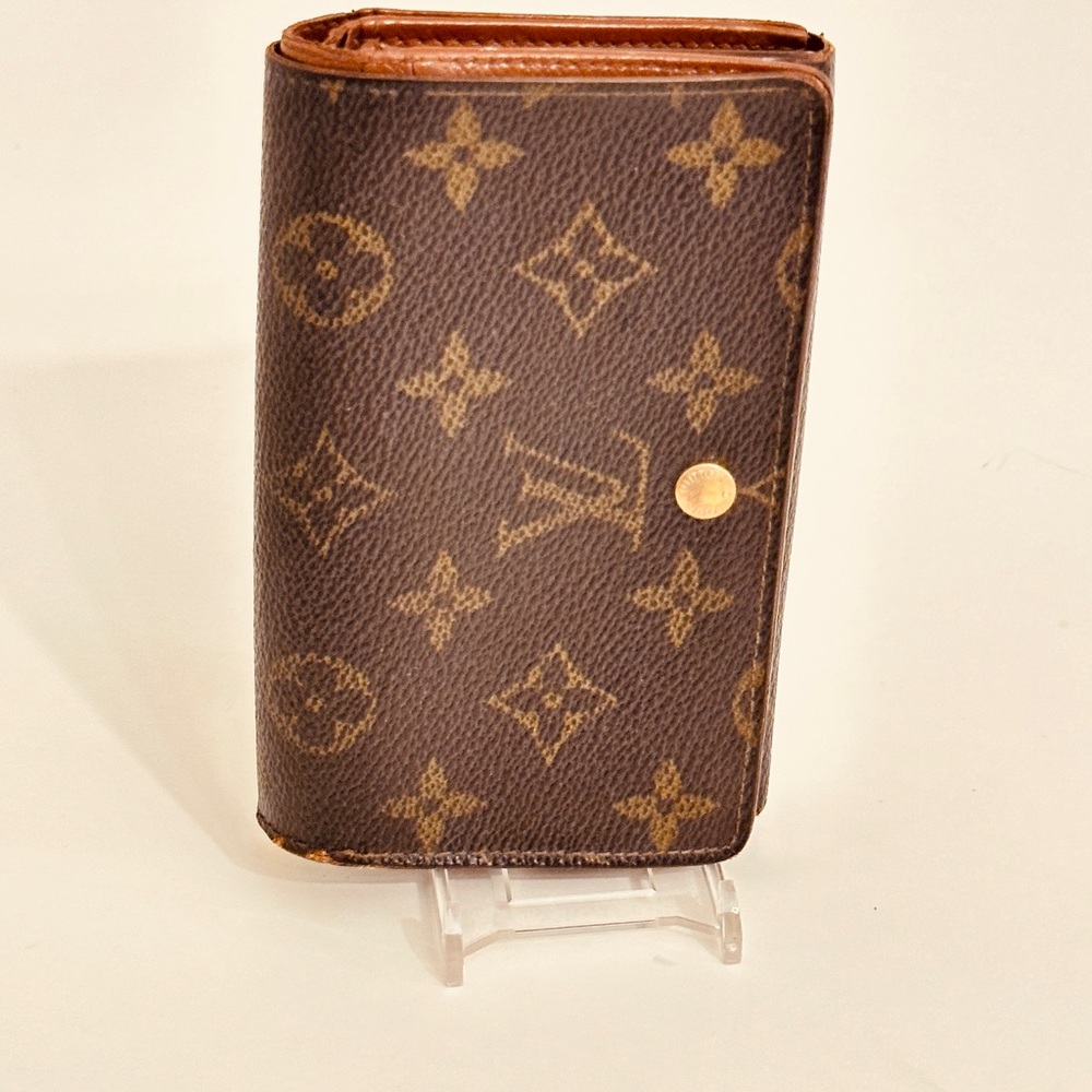 Louis Vuitton Brown Monogram Bifold Wallet - Picture 12 of 13